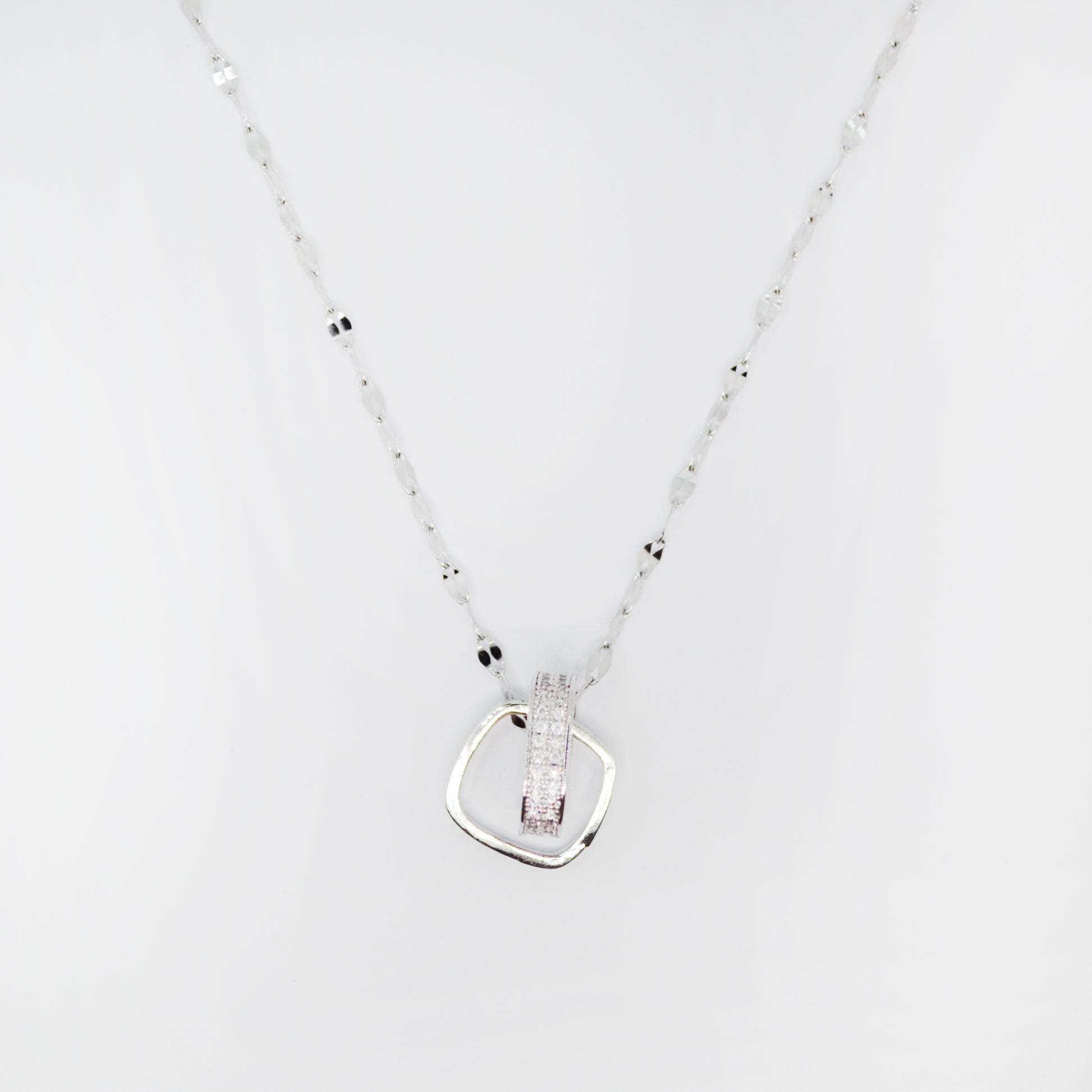 unikatna verižica s prepletenima obesekoma | ChiChi