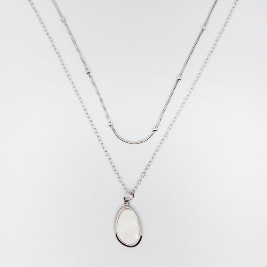 Srebrna dvoslojna ogrlica z obeskom v obliki kapljice – Whisper Drop – ChiChi