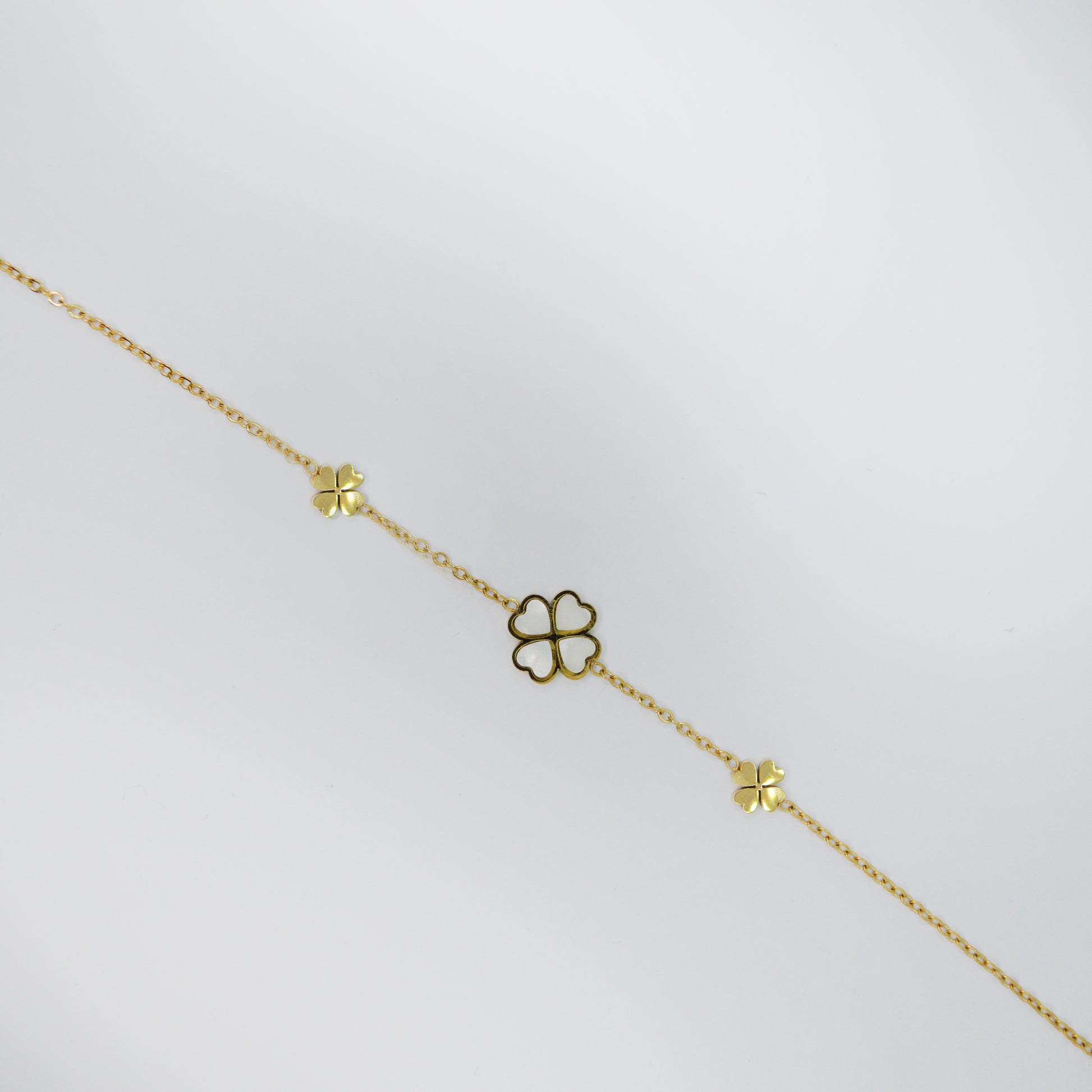 Zapestnica Lucky Charm Duo v zlati barvi s perlasto štiriperesno deteljico