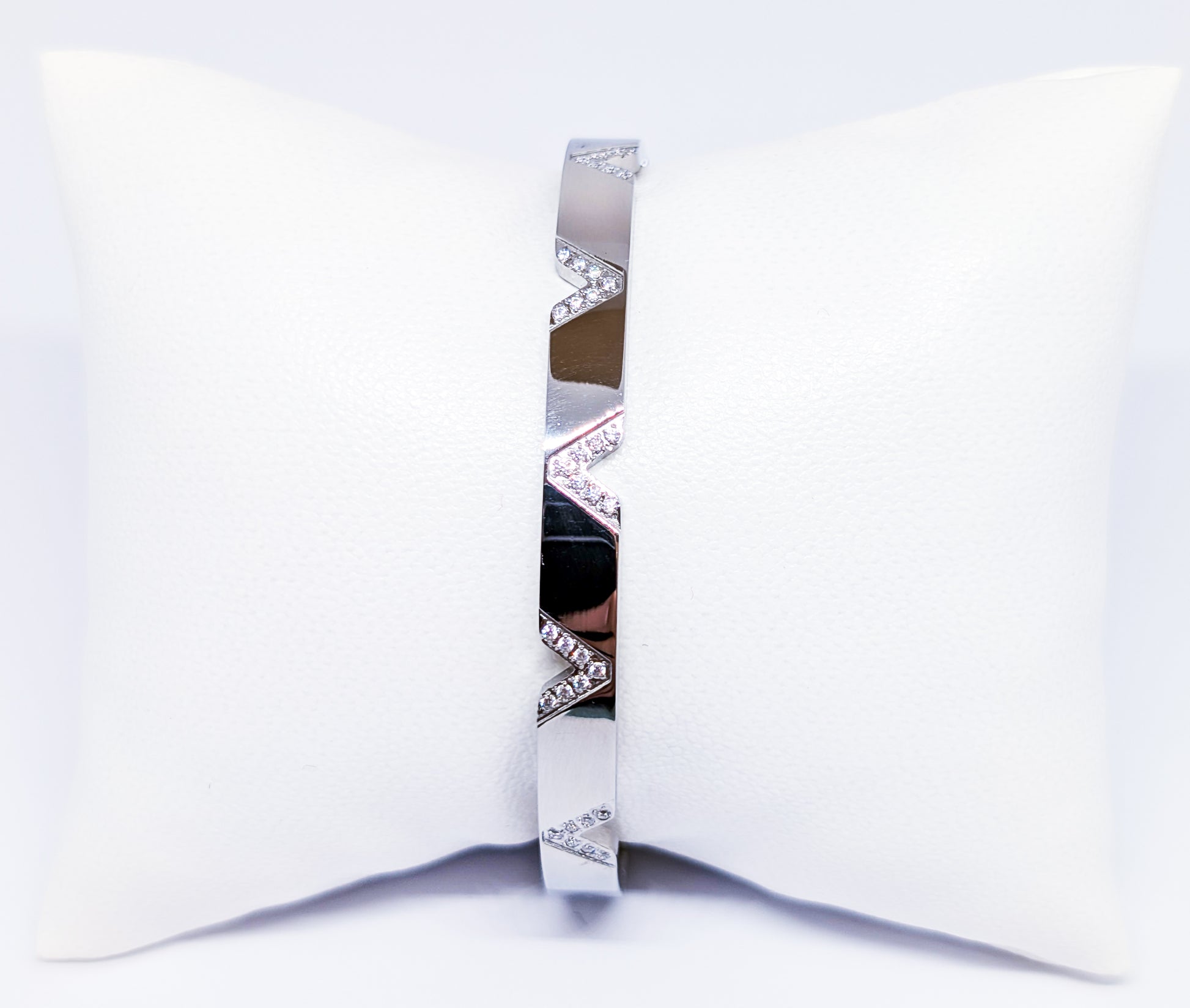 trda zapestnica Edge iz nerjavečega jekla ChiChi z geometrijskim vzorcem in cirkoni