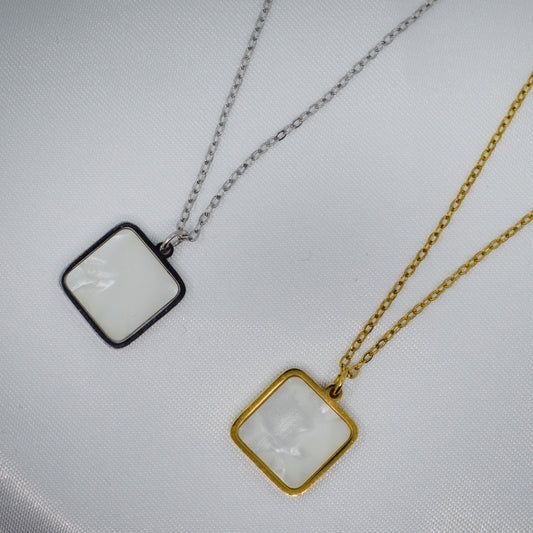 ogrlica Pure Square iz nerjavečega jekla ChiChi s bisernim sijajem
