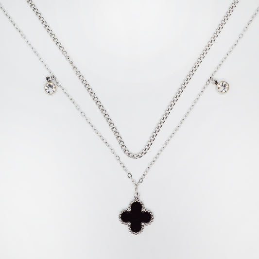 srebrna večplastna ogrlica s črno deteljico – Black Clover – ChiChi